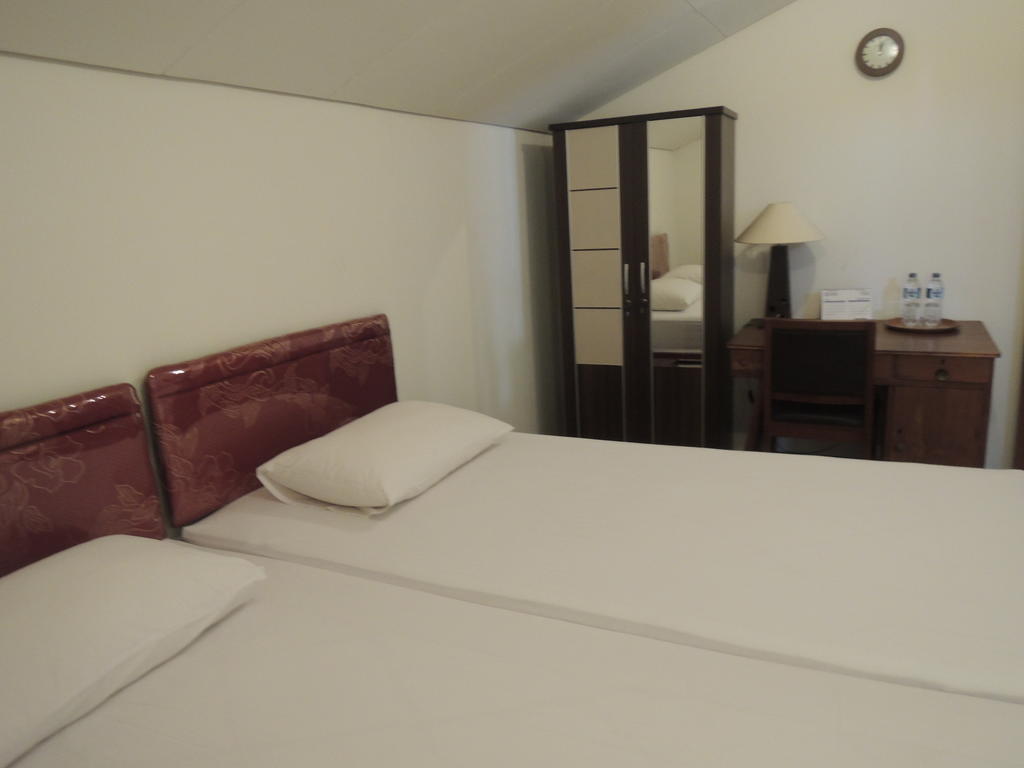 Rumah Polonia Guest House Джакарта Номер фото