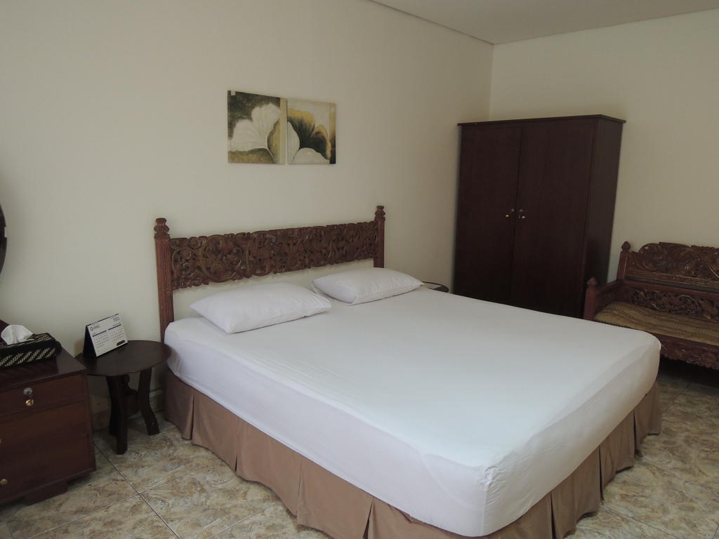 Rumah Polonia Guest House Джакарта Номер фото